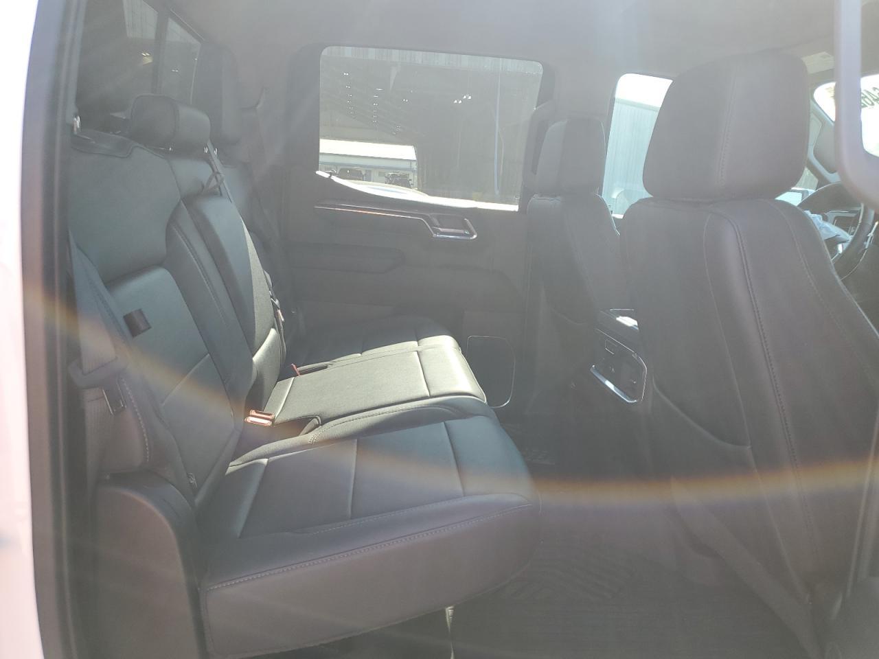 2024 CHEVROLET Silverado