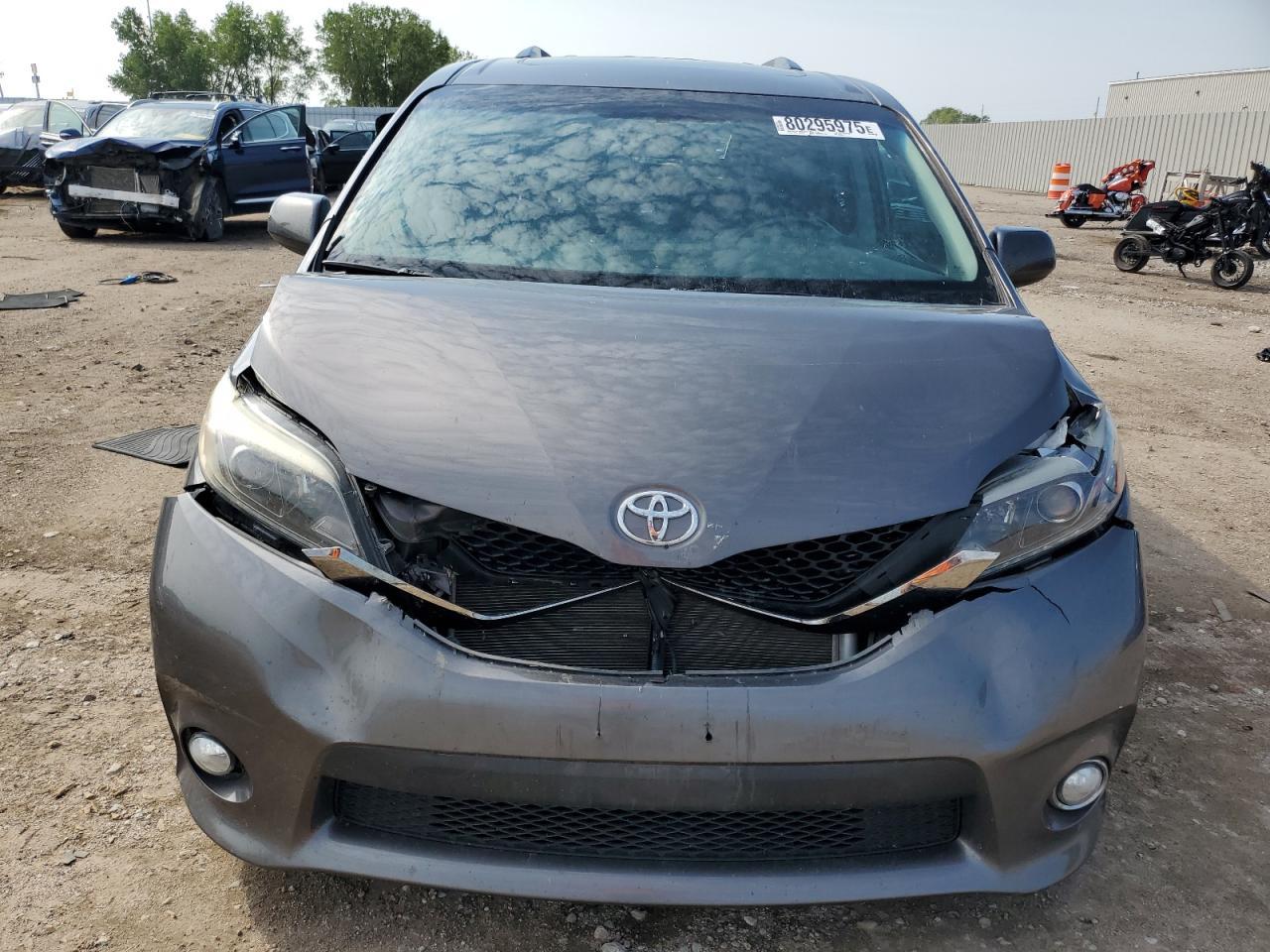 2017 TOYOTA SIENNA