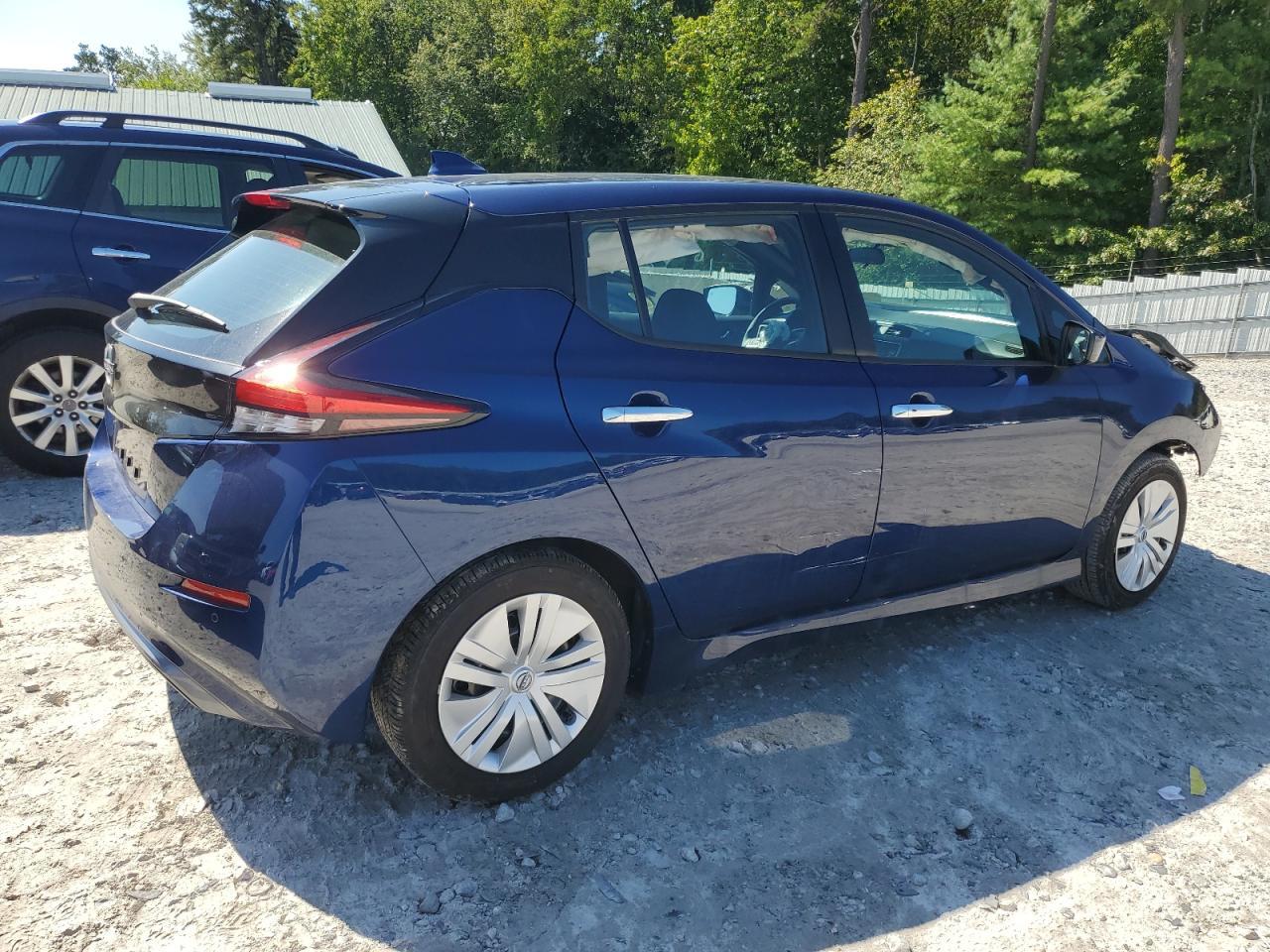 2025 NISSAN LEAF