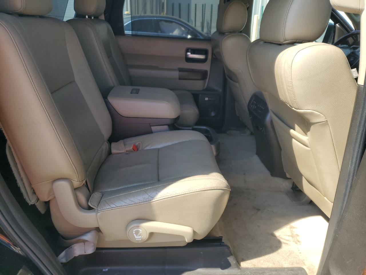 2010 TOYOTA Sequoia