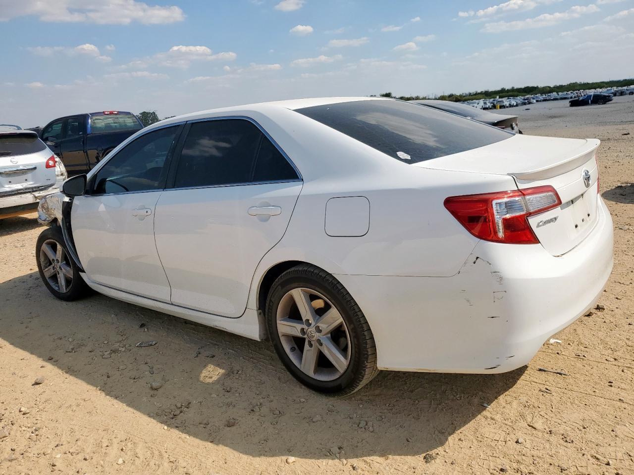 2014 TOYOTA CAMRY