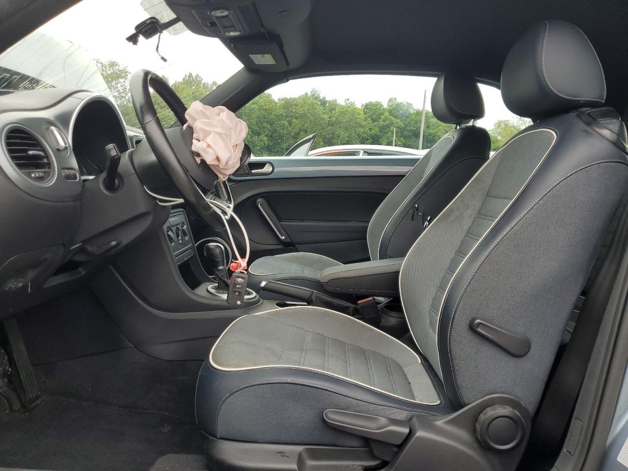2016 VOLKSWAGEN Beetle