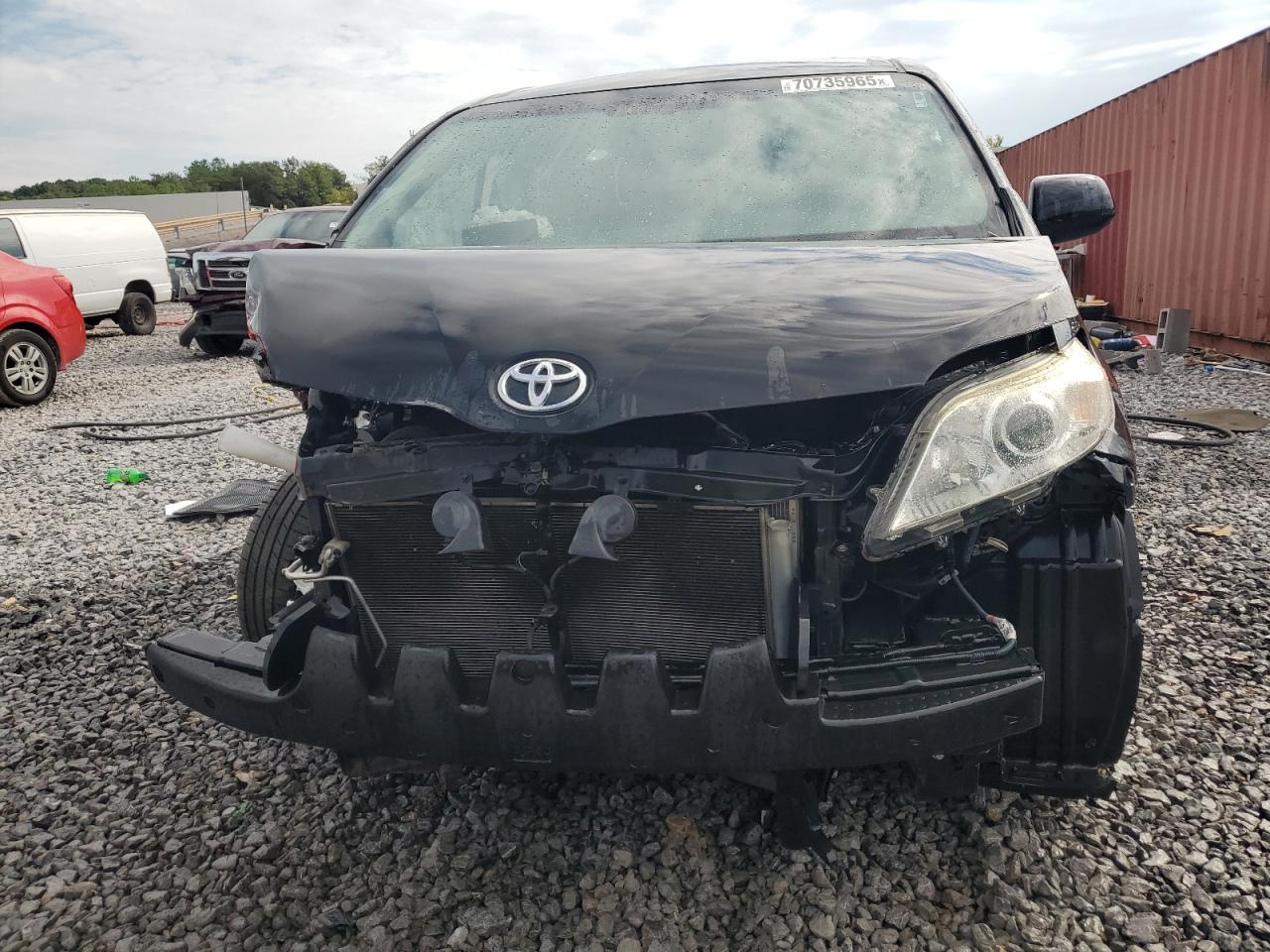 2016 TOYOTA SIENNA