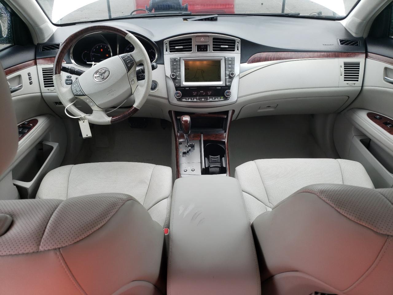 2011 TOYOTA Avalon