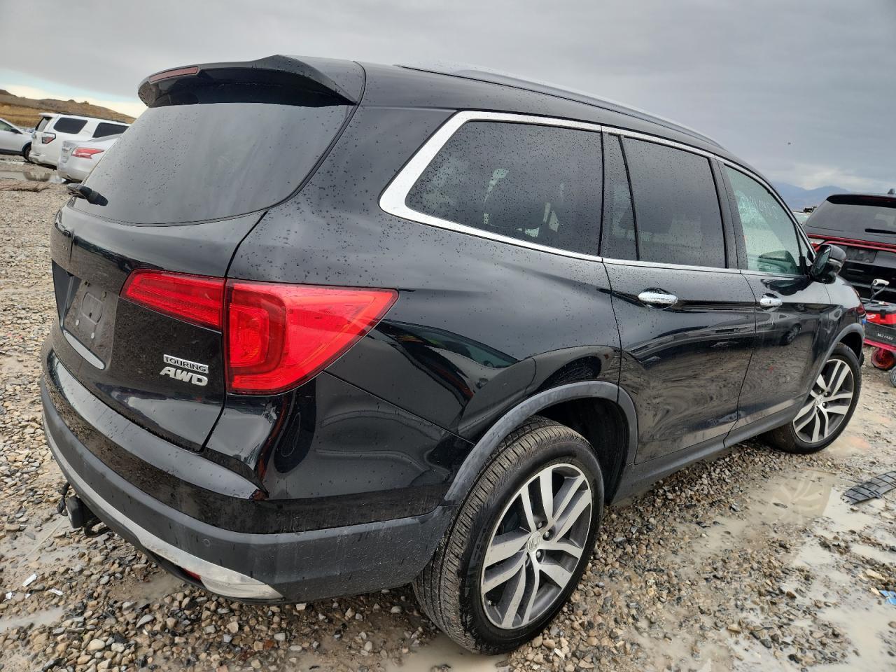 2017 HONDA PILOT