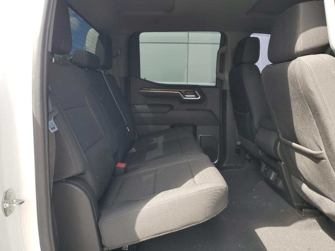 2024 CHEVROLET Silverado