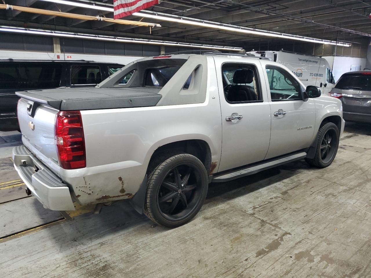 2011 CHEVROLET Avalanche