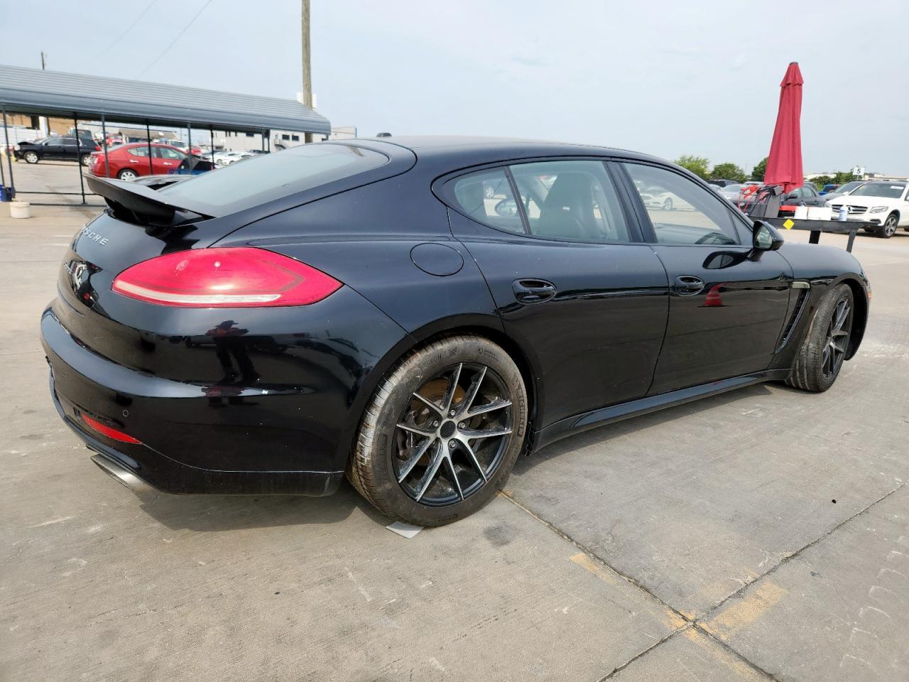 2016 PORSCHE Panamera