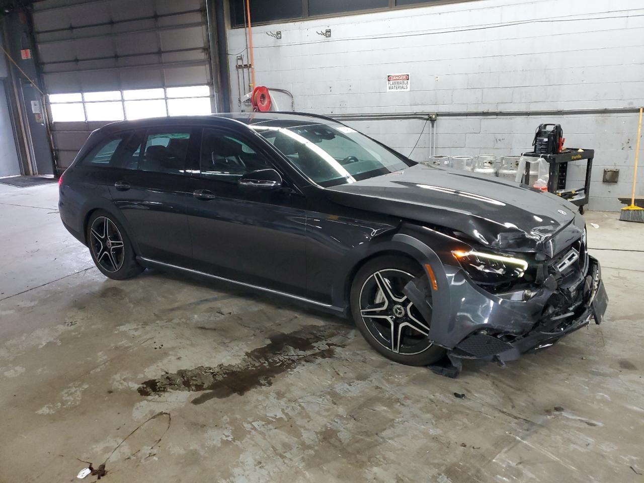 2022 MERCEDES-BENZ E-Class