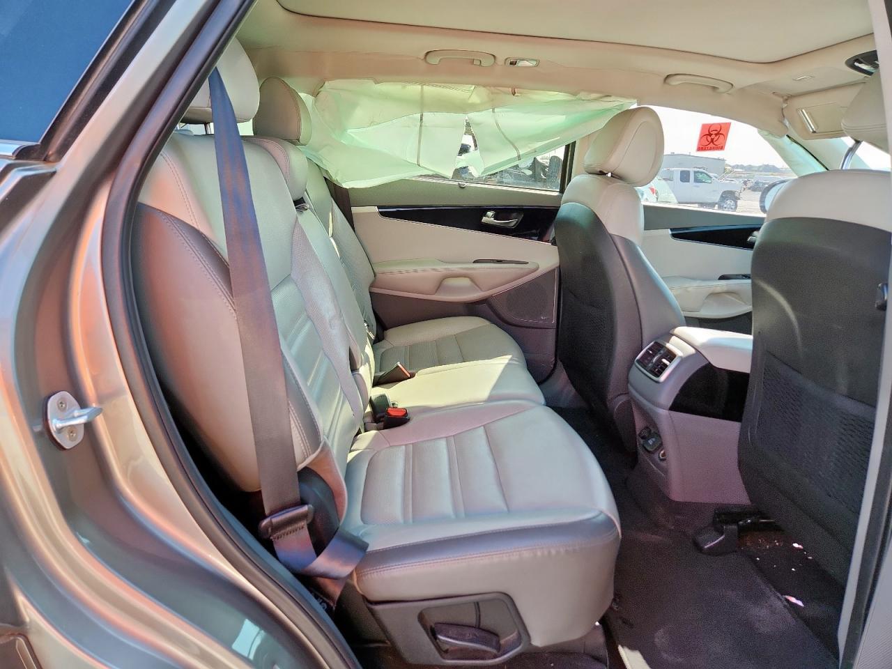 2016 KIA SORENTO