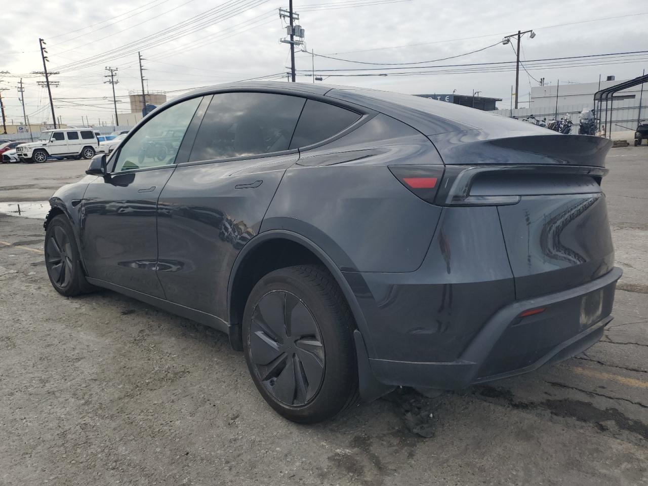 2026 TESLA MODEL Y