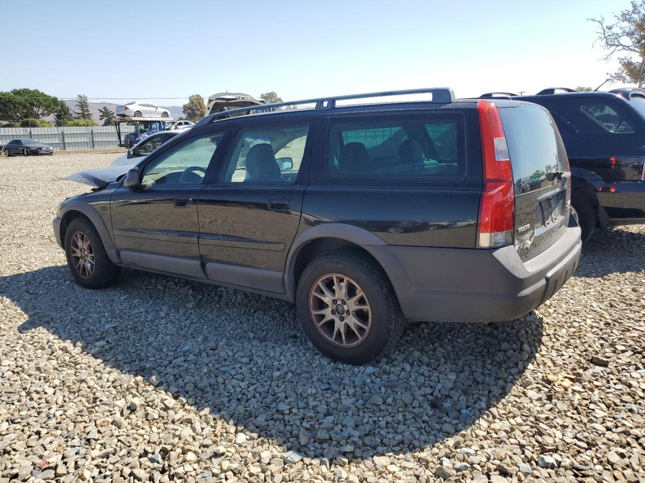 2004 VOLVO XC70