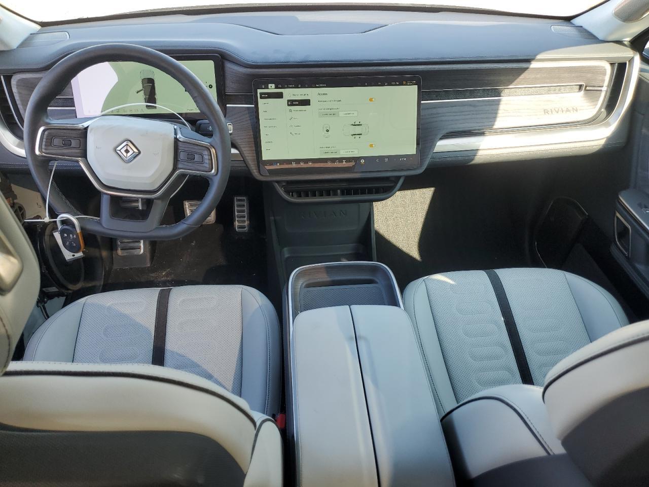 2024 RIVIAN R1s