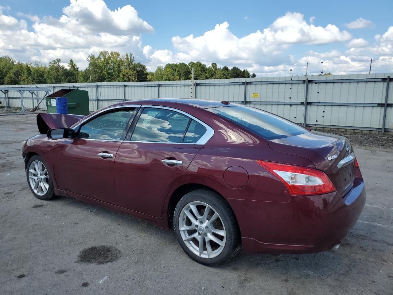2010 NISSAN Maxima