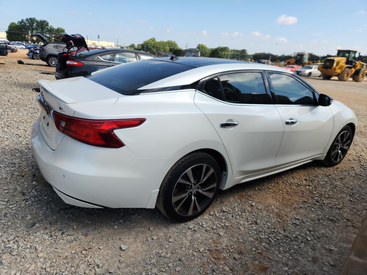 2016 NISSAN Maxima