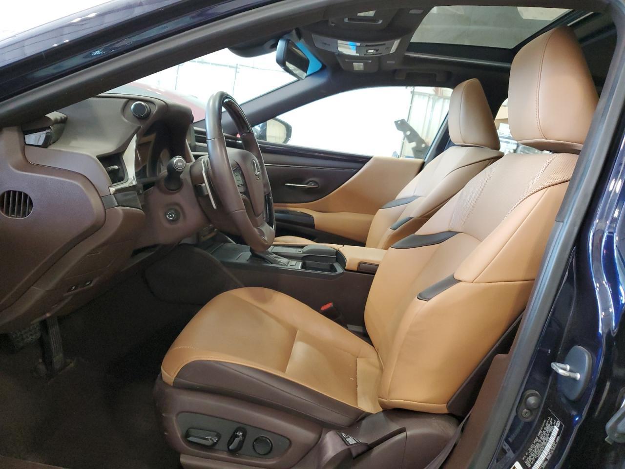 2020 LEXUS Es