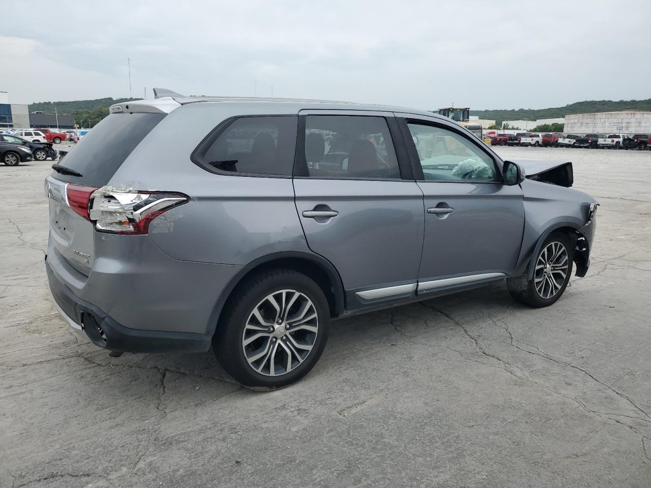 2018 MITSUBISHI outlander