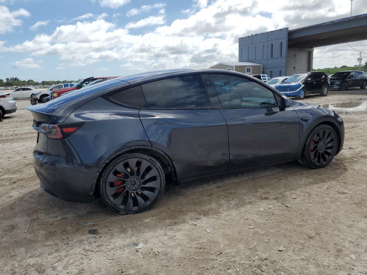 2024 TESLA MODEL Y