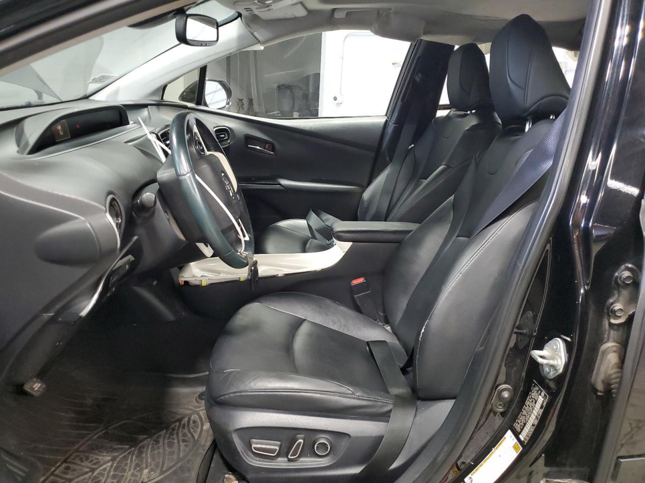 2016 TOYOTA PRIUS