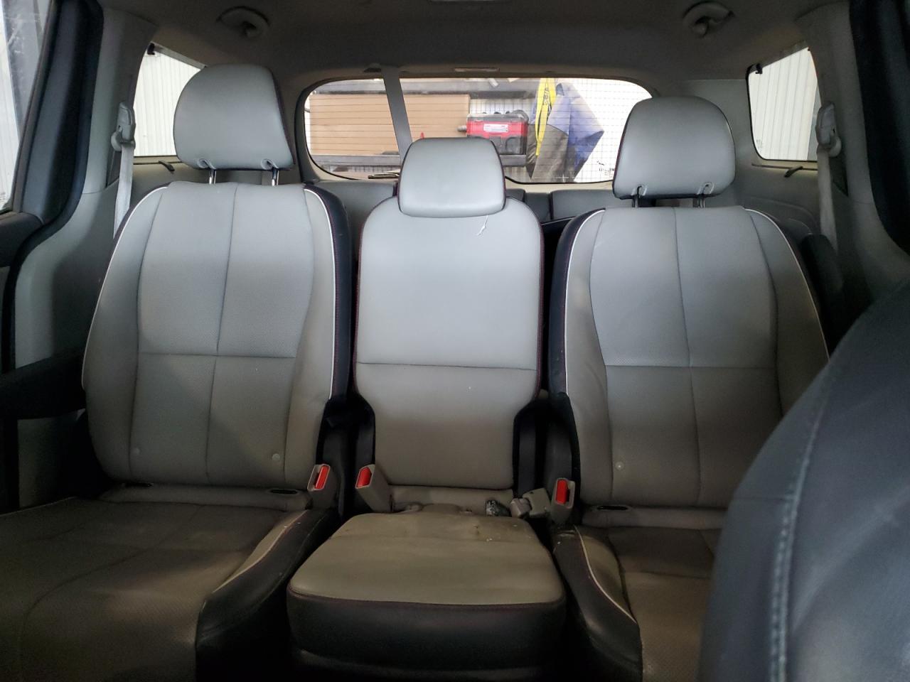 2018 KIA SEDONA