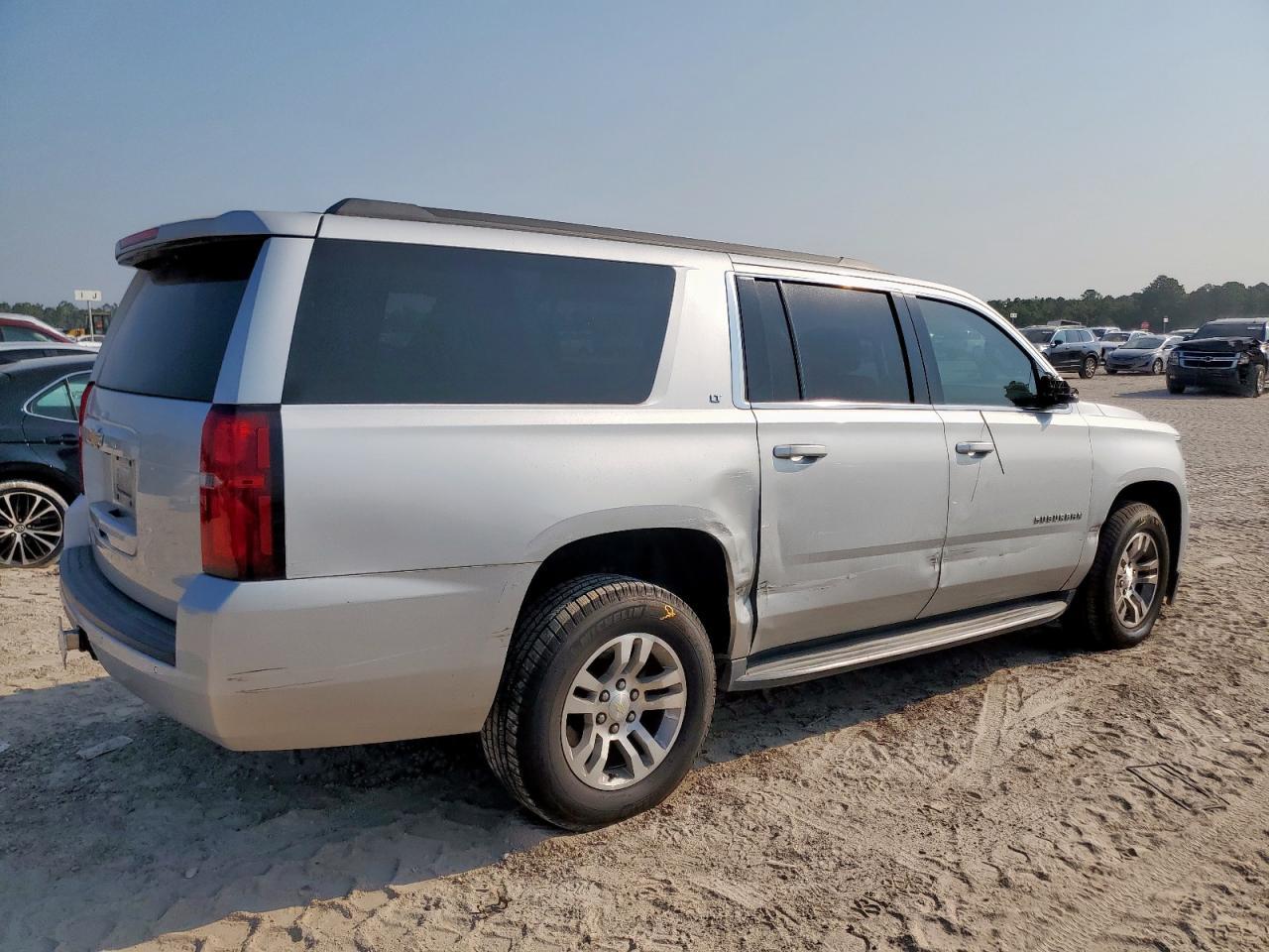 2017 CHEVROLET Suburban