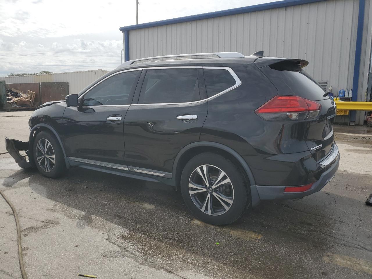 2017 NISSAN ROGUE