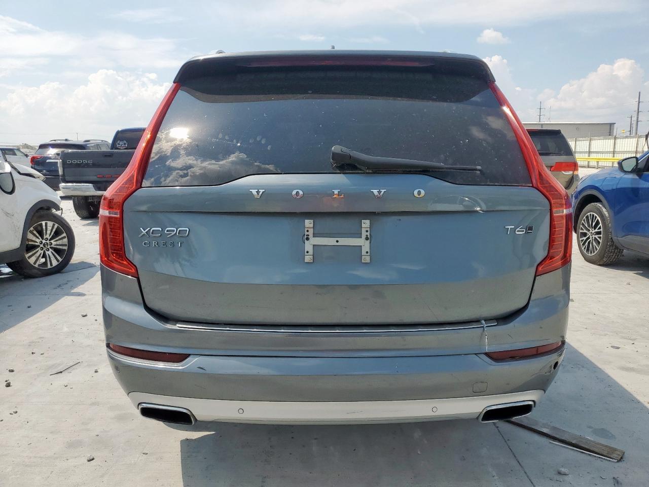 2016 VOLVO XC90
