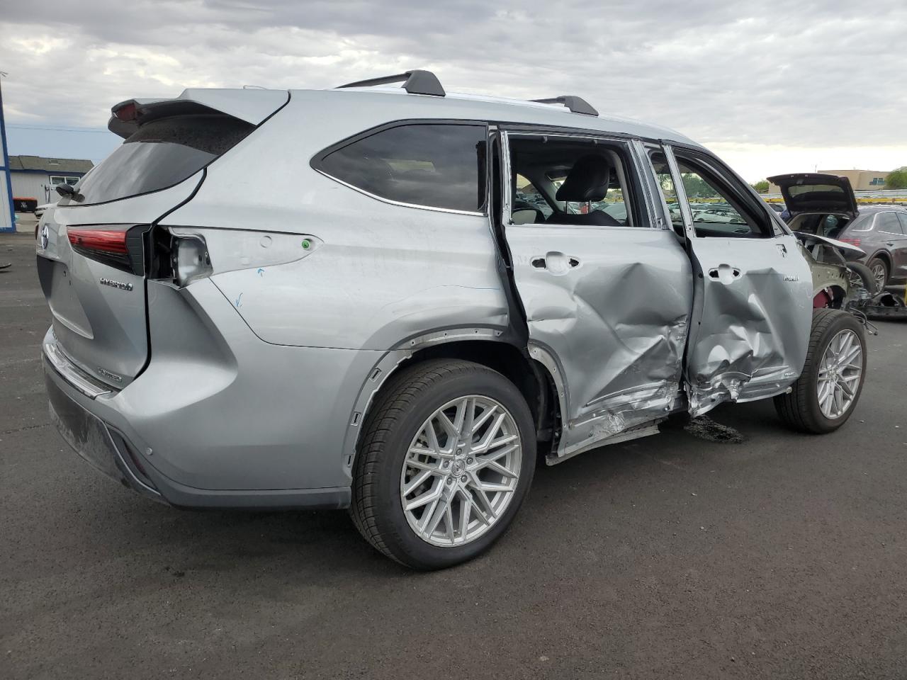 2021 TOYOTA HIGHLANDER