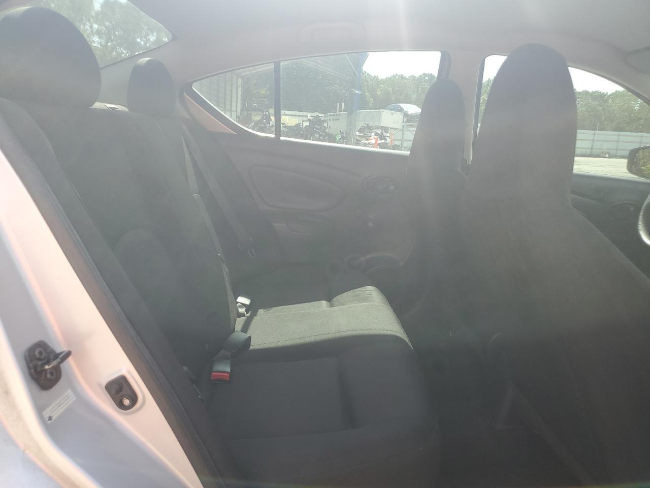 2016 NISSAN VERSA