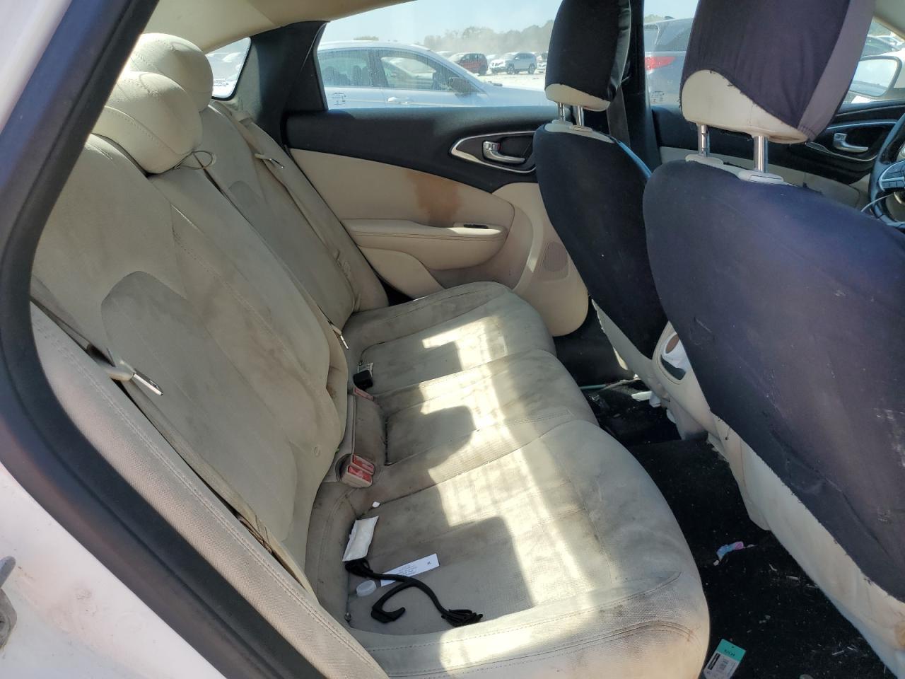 2015 CHRYSLER 200