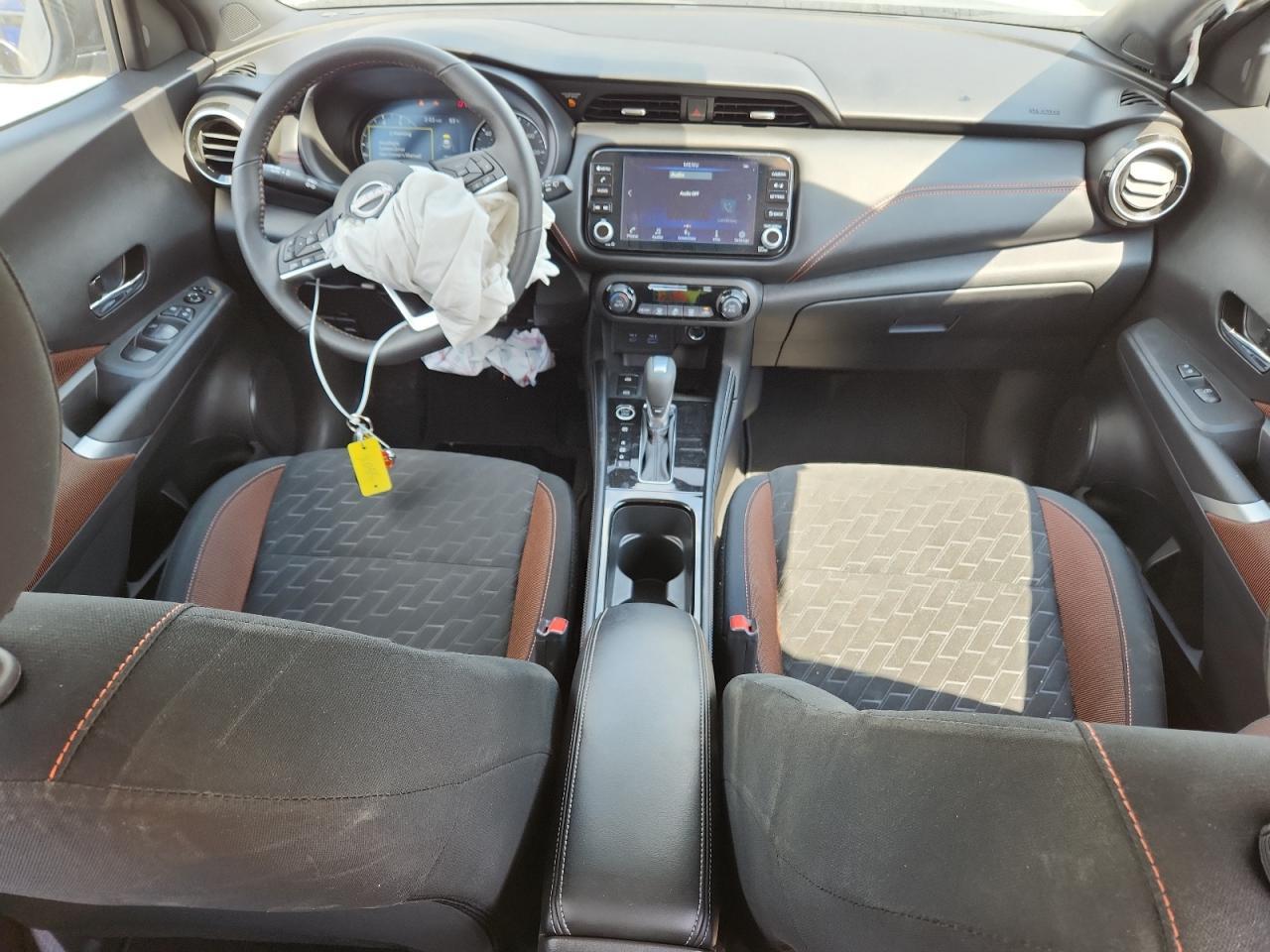 2024 NISSAN KICKS