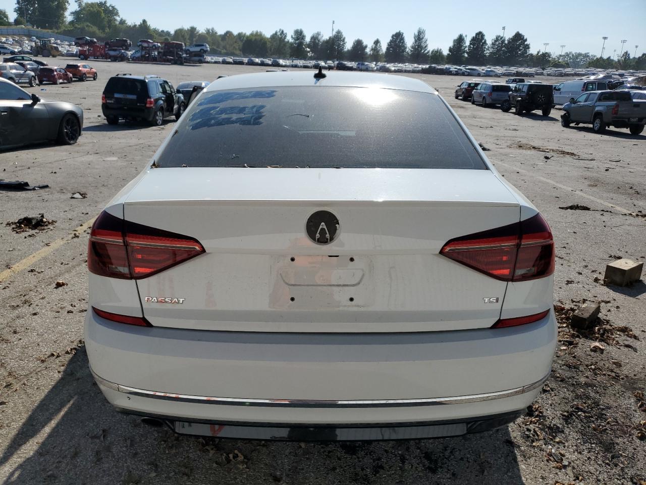 2018 VOLKSWAGEN Passat