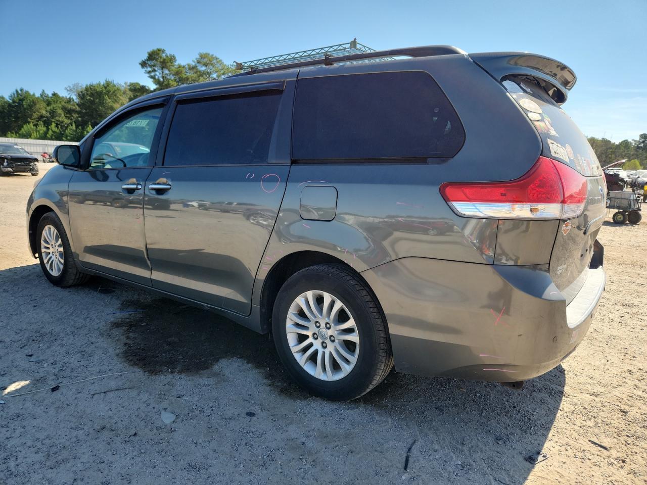 2013 TOYOTA SIENNA