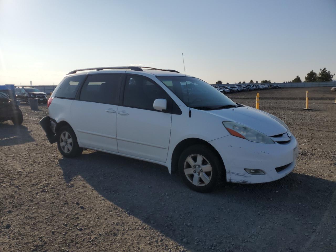 2008 TOYOTA SIENNA