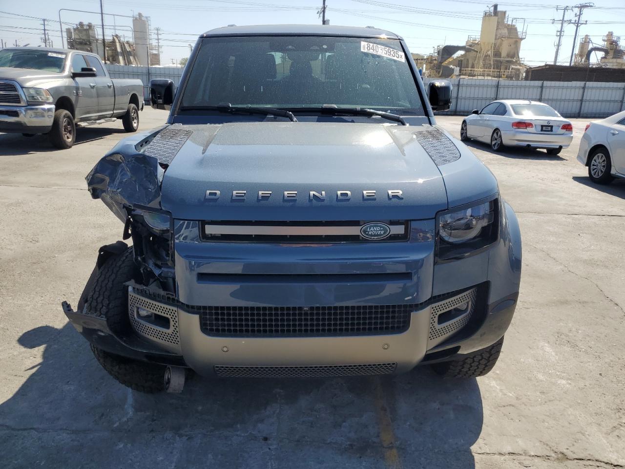 2024 LAND ROVER Defender