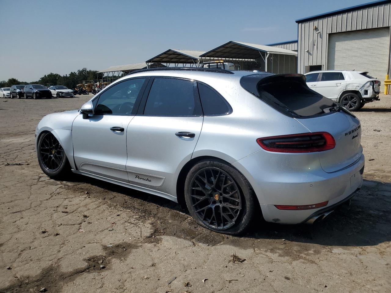 2017 PORSCHE Macan