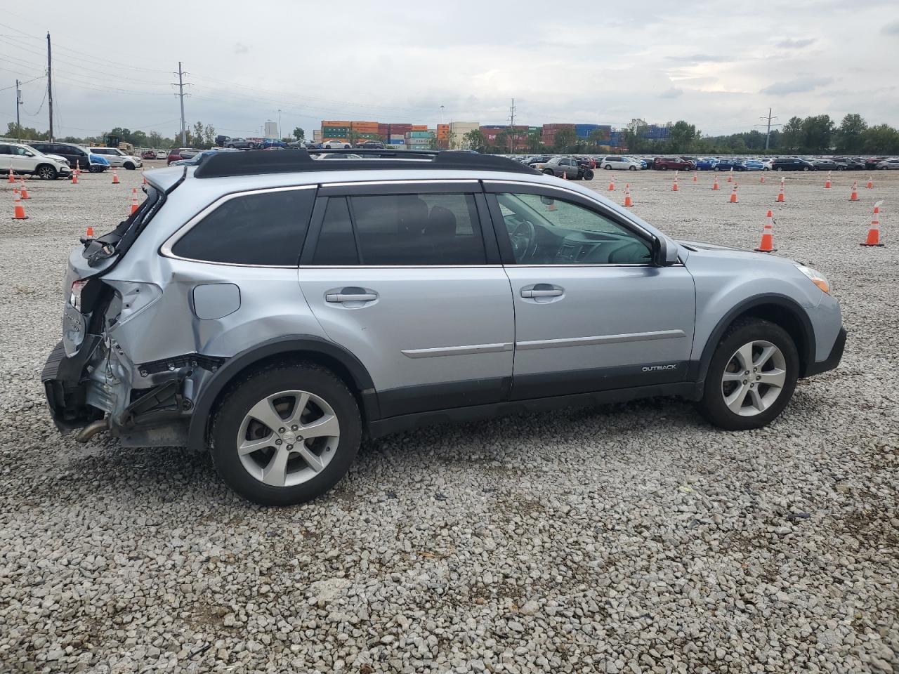 2013 SUBARU Outback