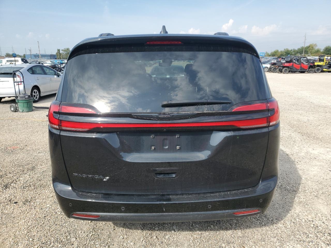2022 CHRYSLER Pacifica