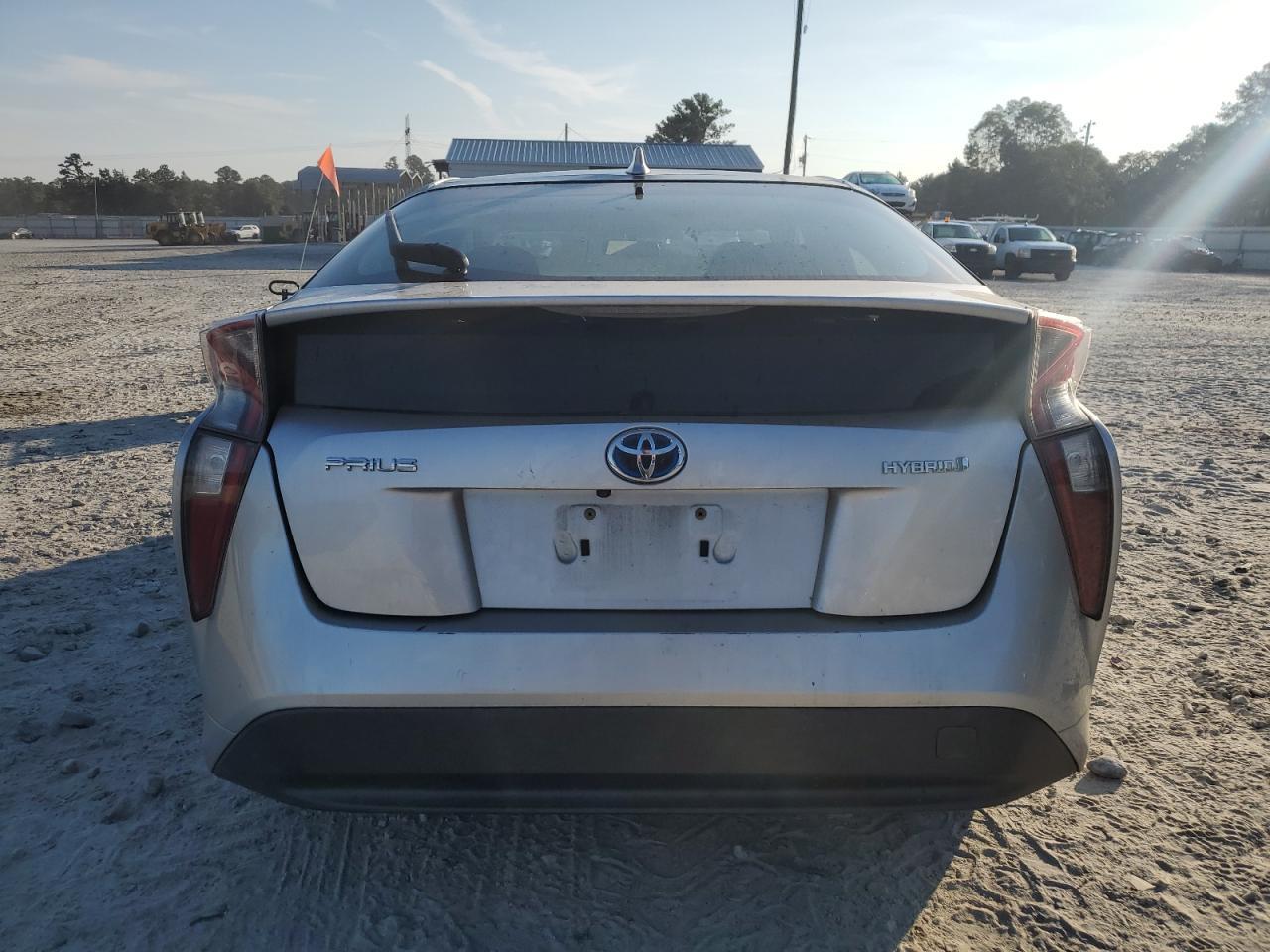 2016 TOYOTA PRIUS