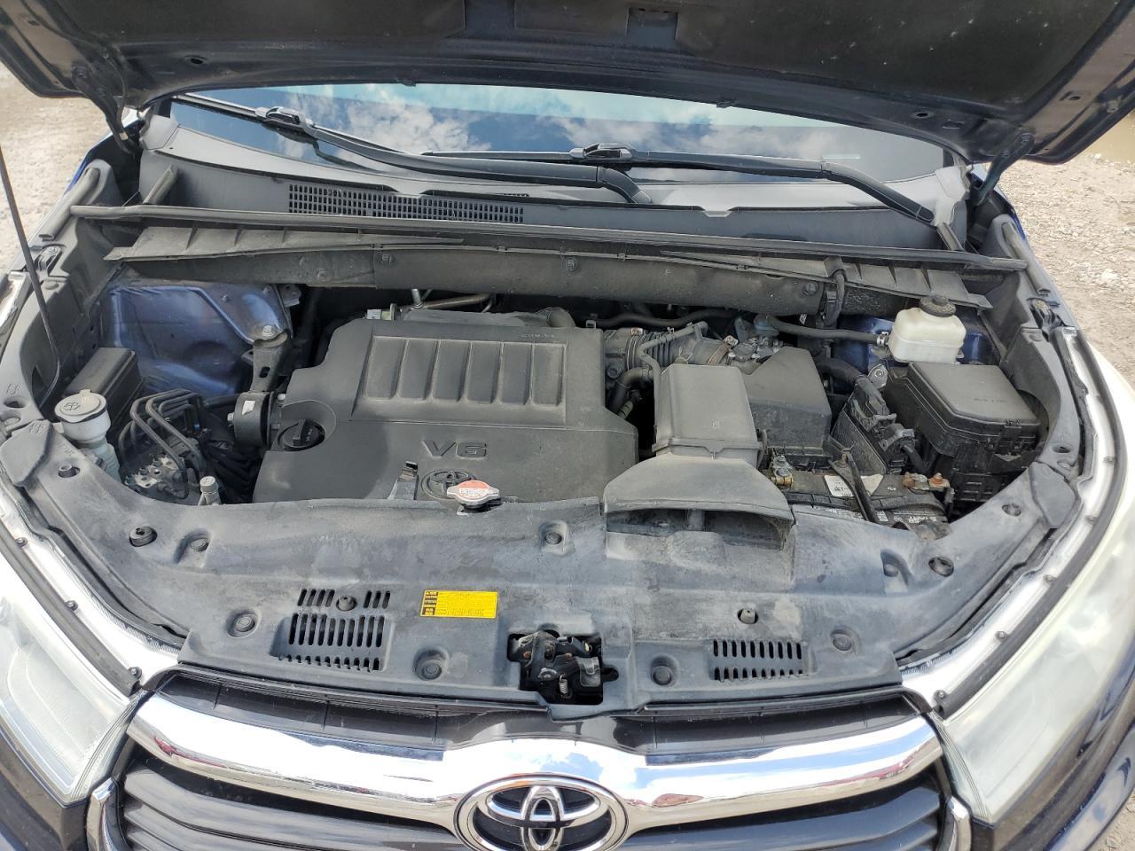 2016 TOYOTA HIGHLANDER