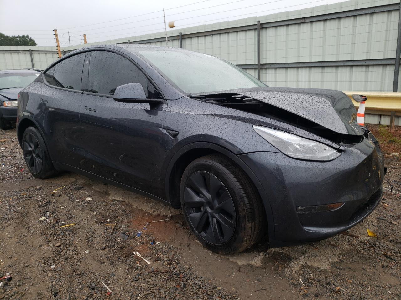 2025 TESLA MODEL Y