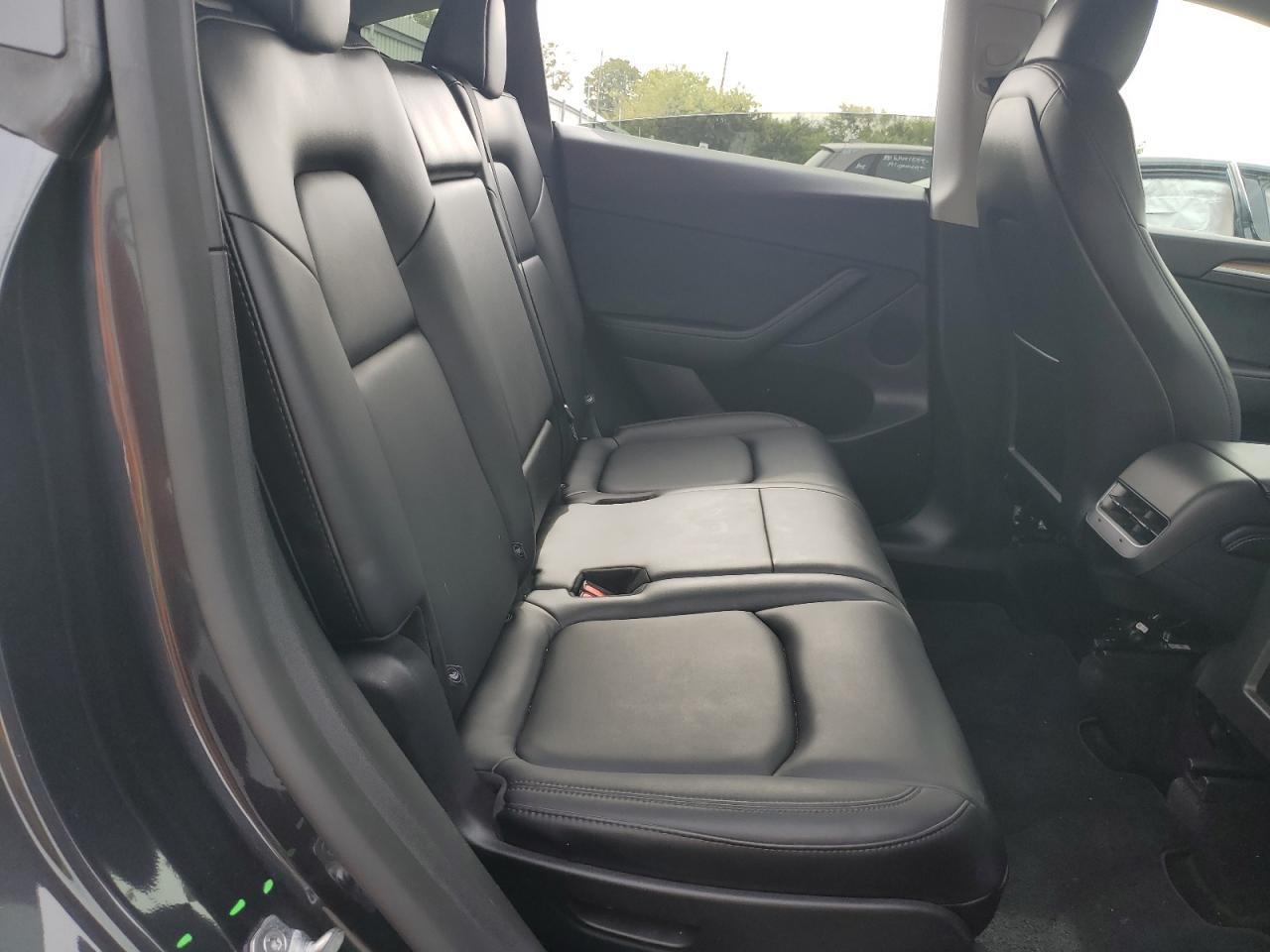 2025 TESLA MODEL Y