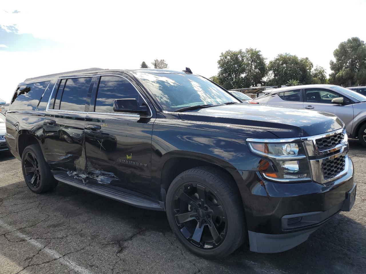 2018 CHEVROLET Suburban