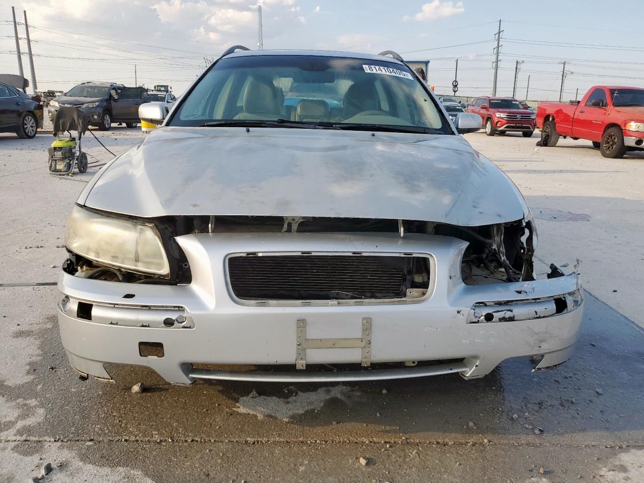 2005 VOLVO V70
