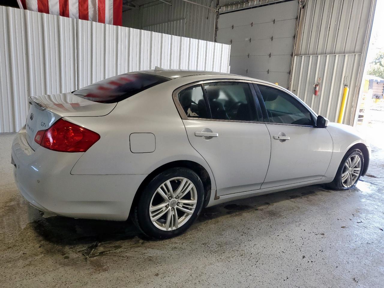 2013 INFINITI G37