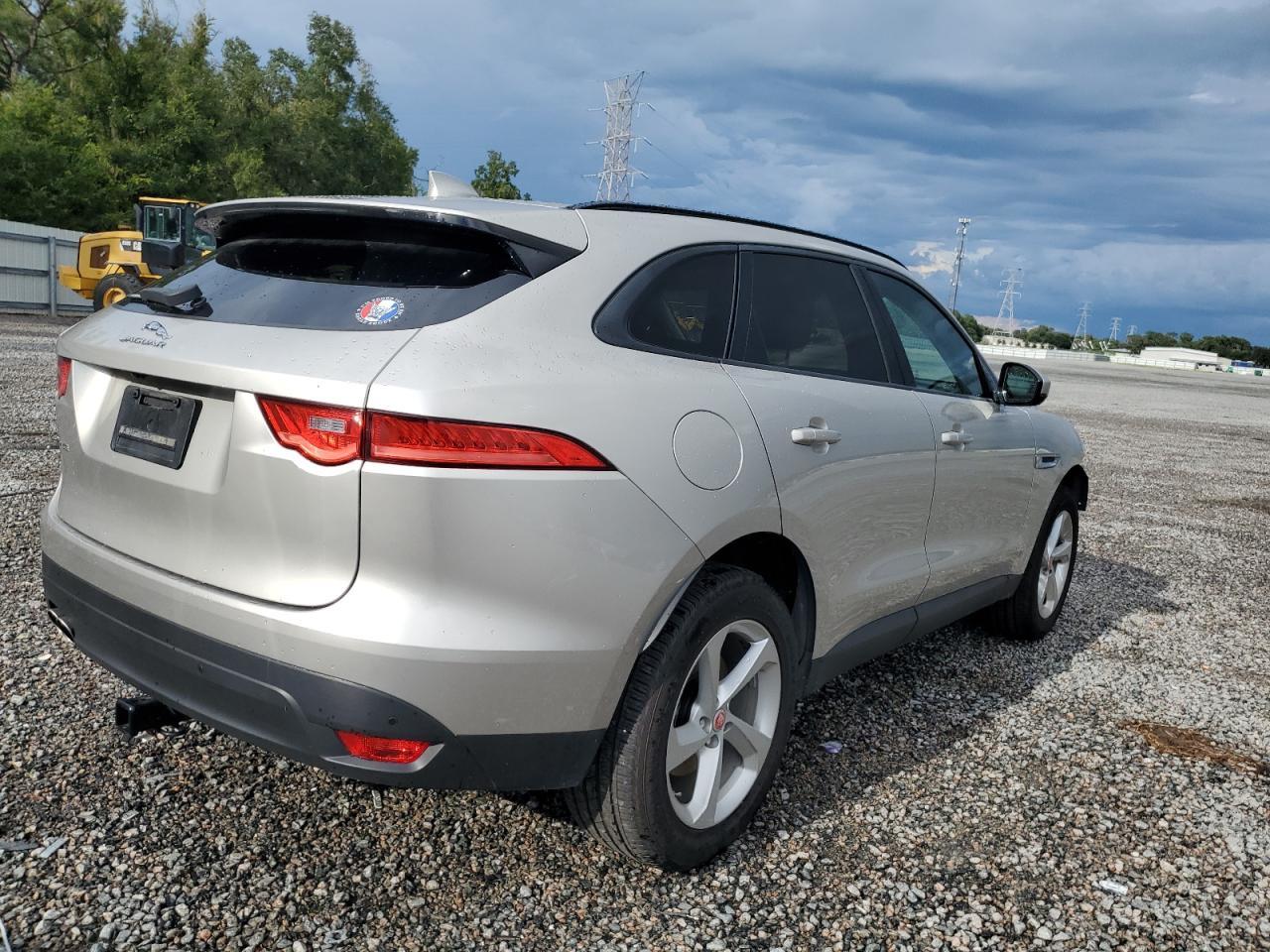 2017 JAGUAR F-Pace