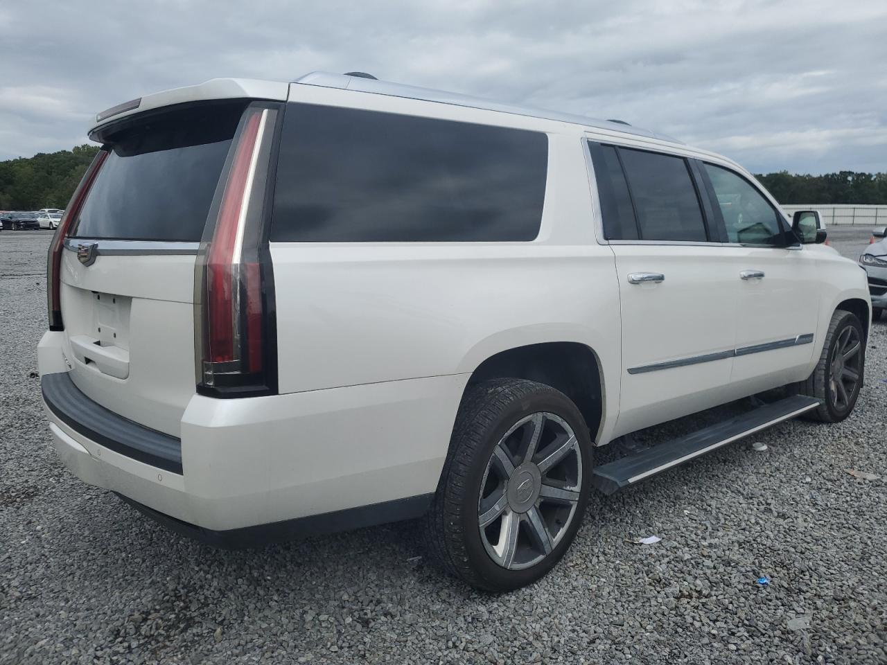2016 CADILLAC Escalade ESV