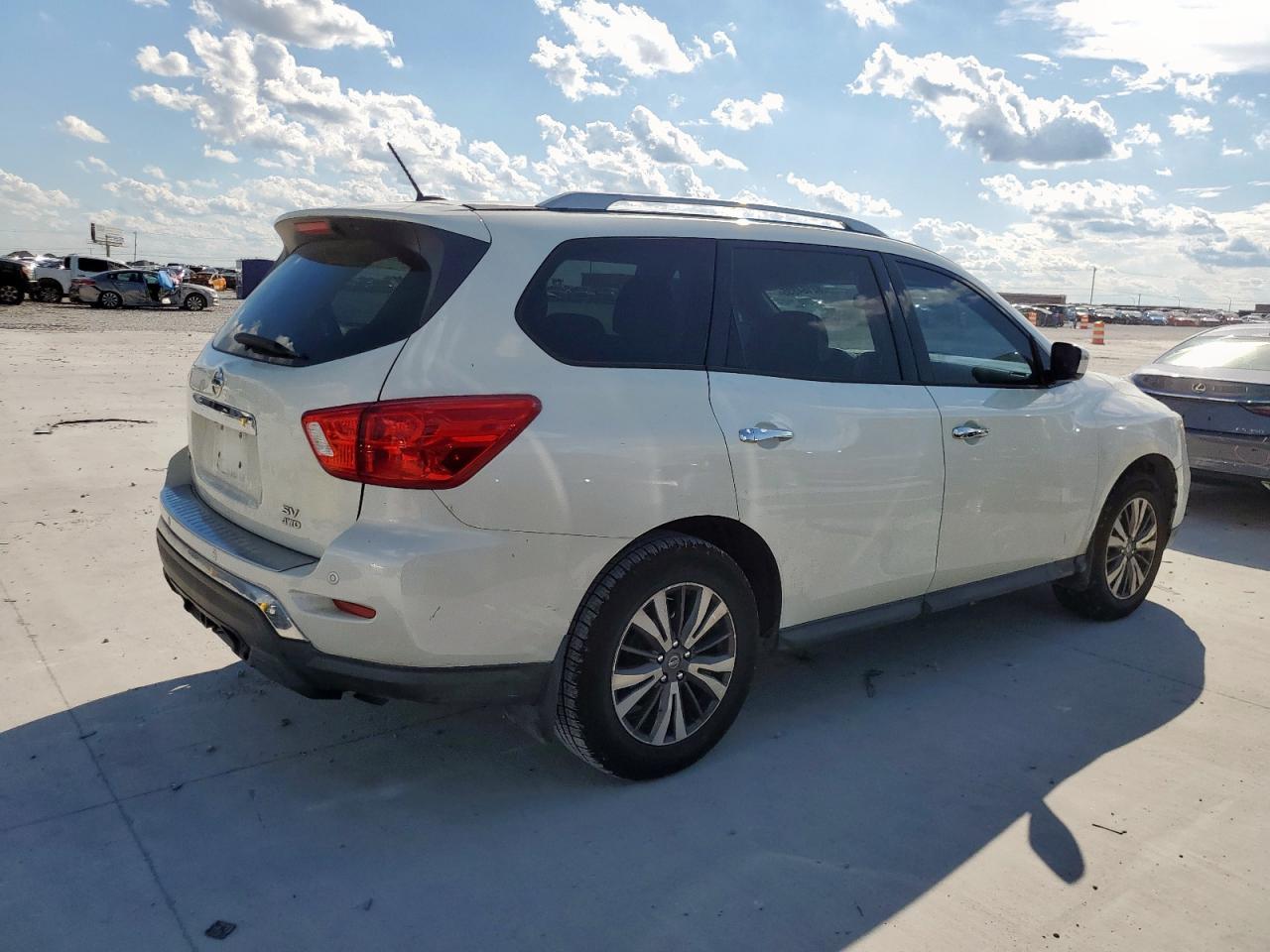2017 NISSAN PATHFINDER