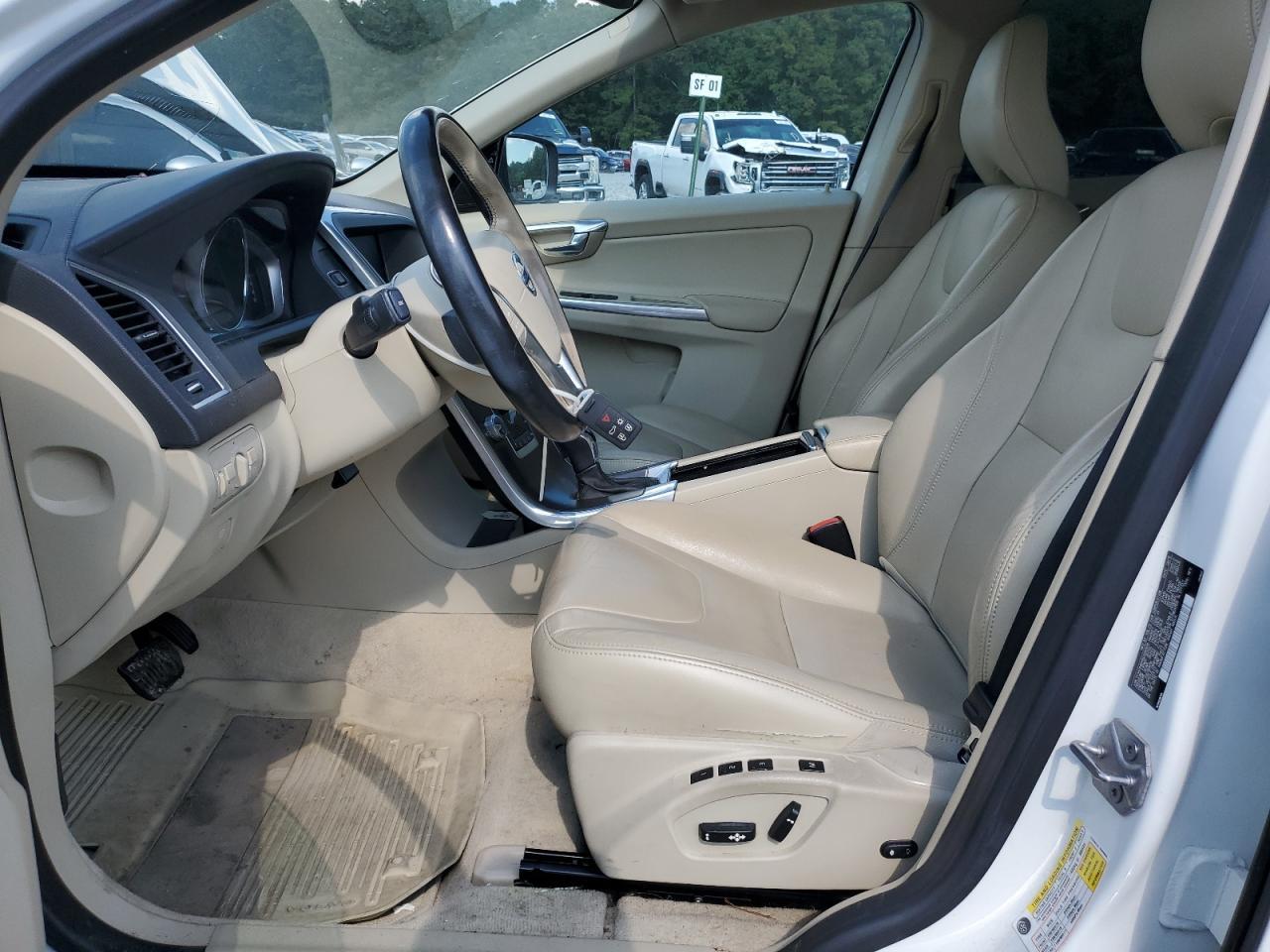2016 VOLVO XC60