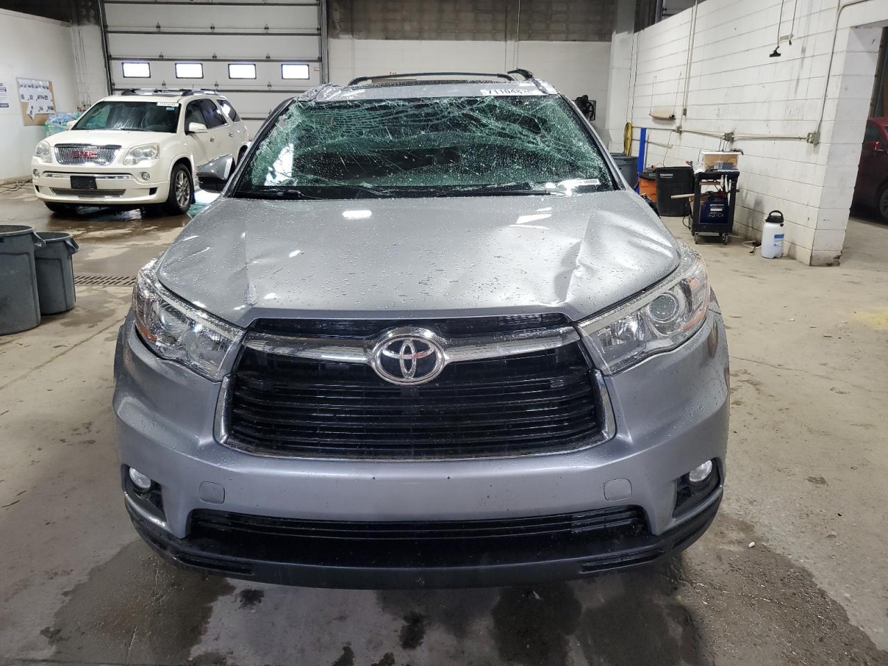 2015 TOYOTA HIGHLANDER
